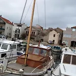 Ana