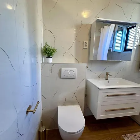 Ana Apartman