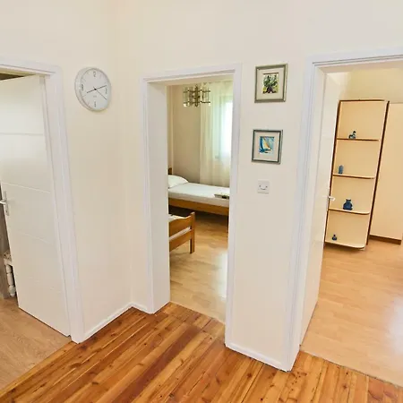 Apartment Ana *