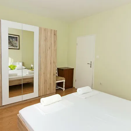 Ana Apartment *